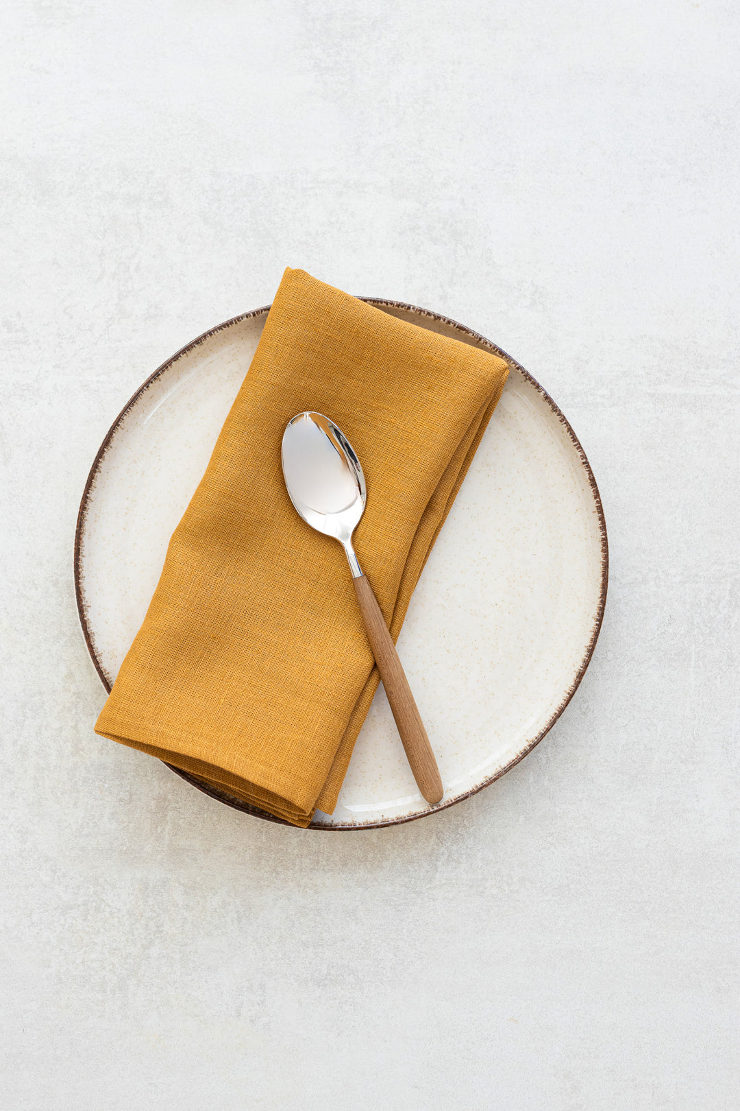 Linen napkins in yellow color