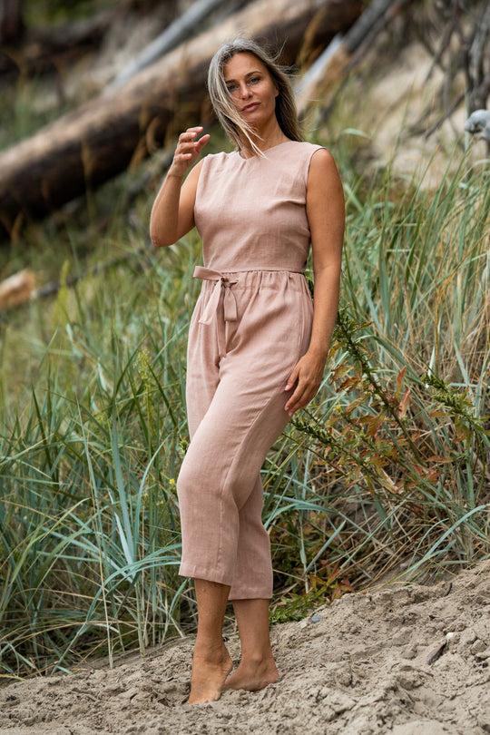 Model Wears Linen Pants Ieva In Powder Color 4 - Daily Linen