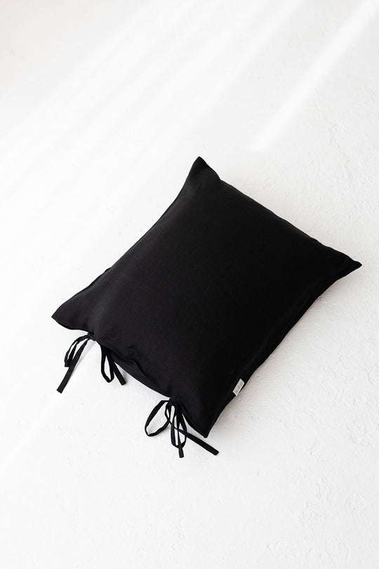 Linen Pillowcase With Ties In Black Color - Daily Linen