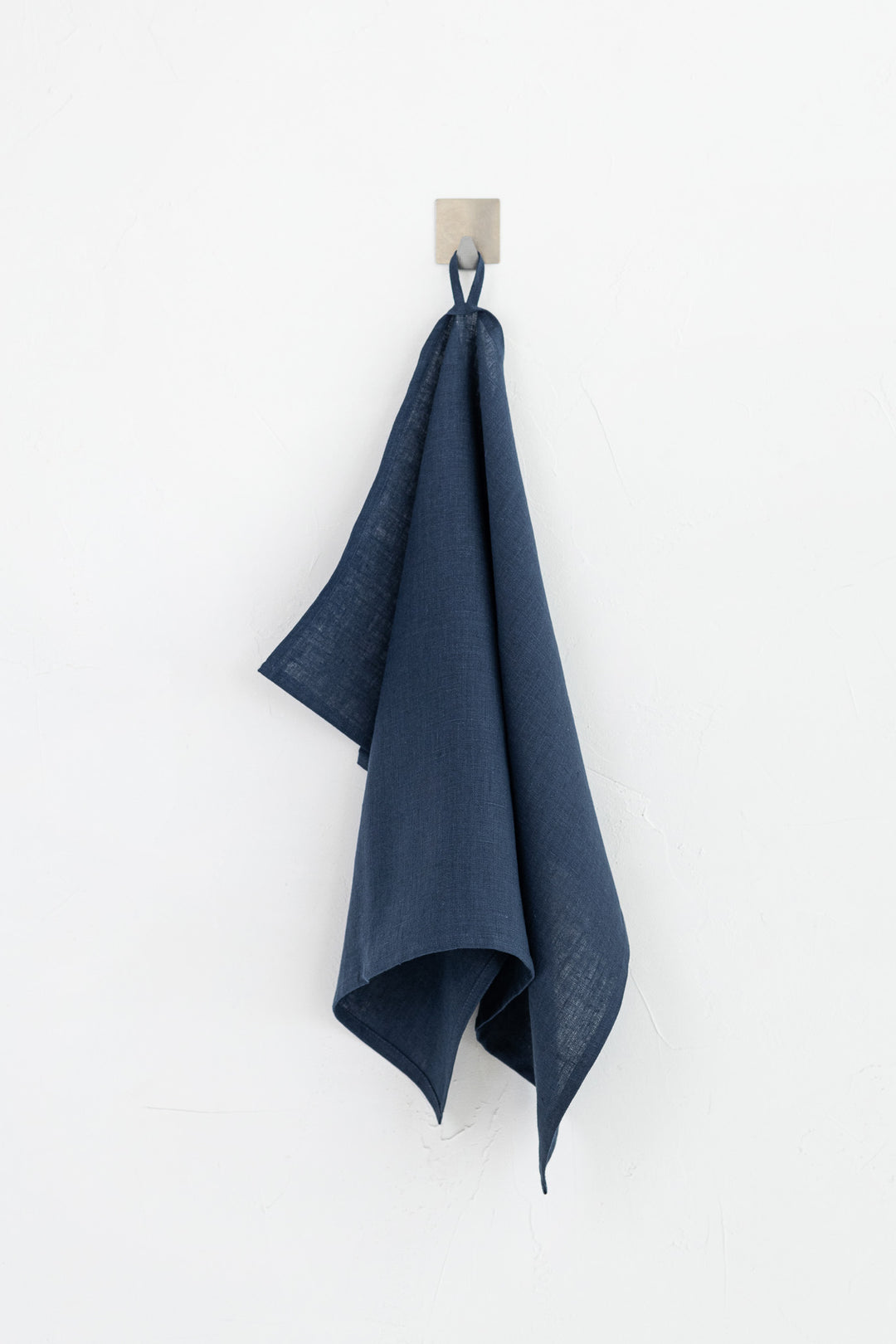 Hanging Linen Tea Towel In Midnight Blue Color - Daily Linen