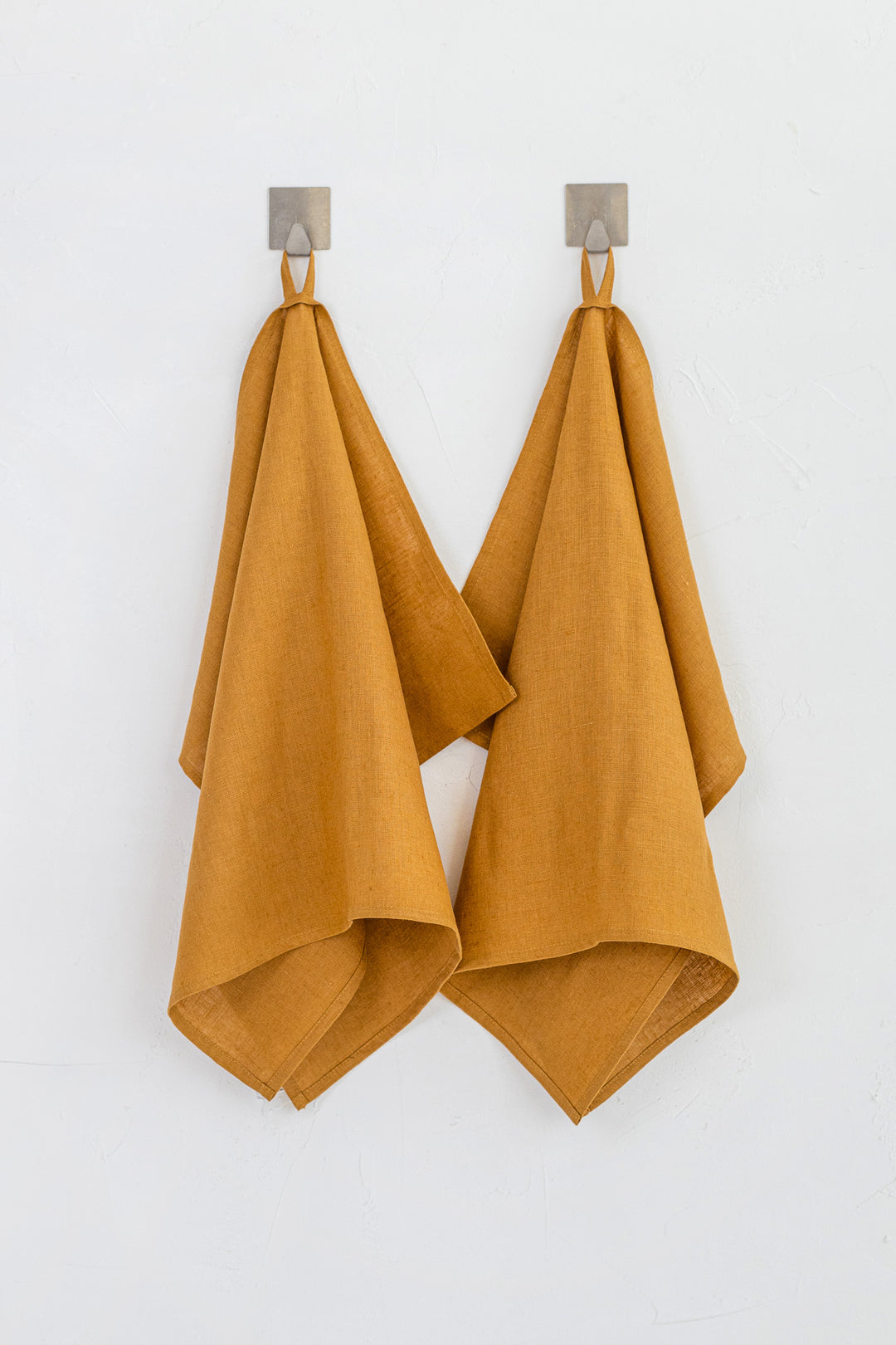 Set Of 2 Linen Tea Towels In Amber Yellow Color - Daily Linen