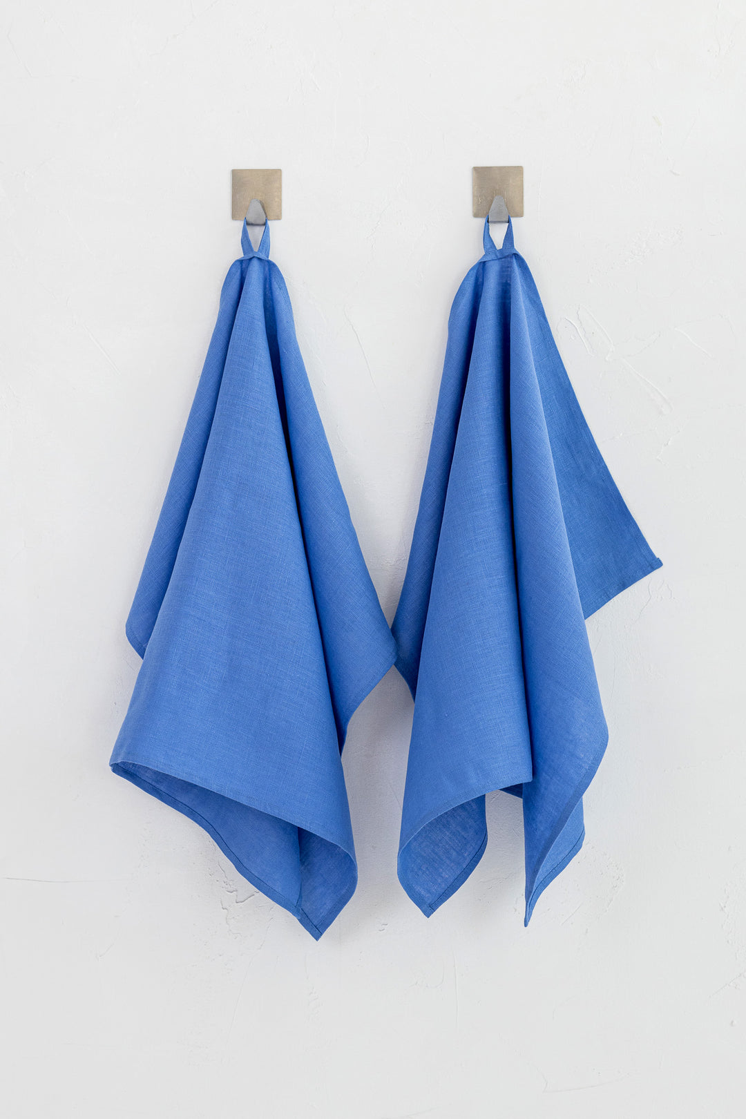 Set Of 2 Hanging Linen Tea Towels In Blue Color - Daily Linen