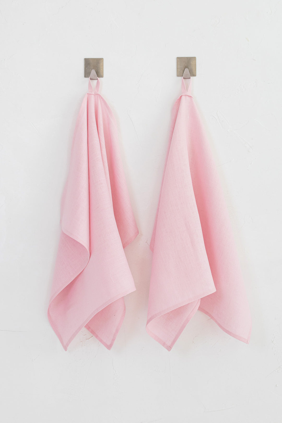 Set Of 2 Hanging Linen Tea Towels In Dusty Rose Color - Daily Linen