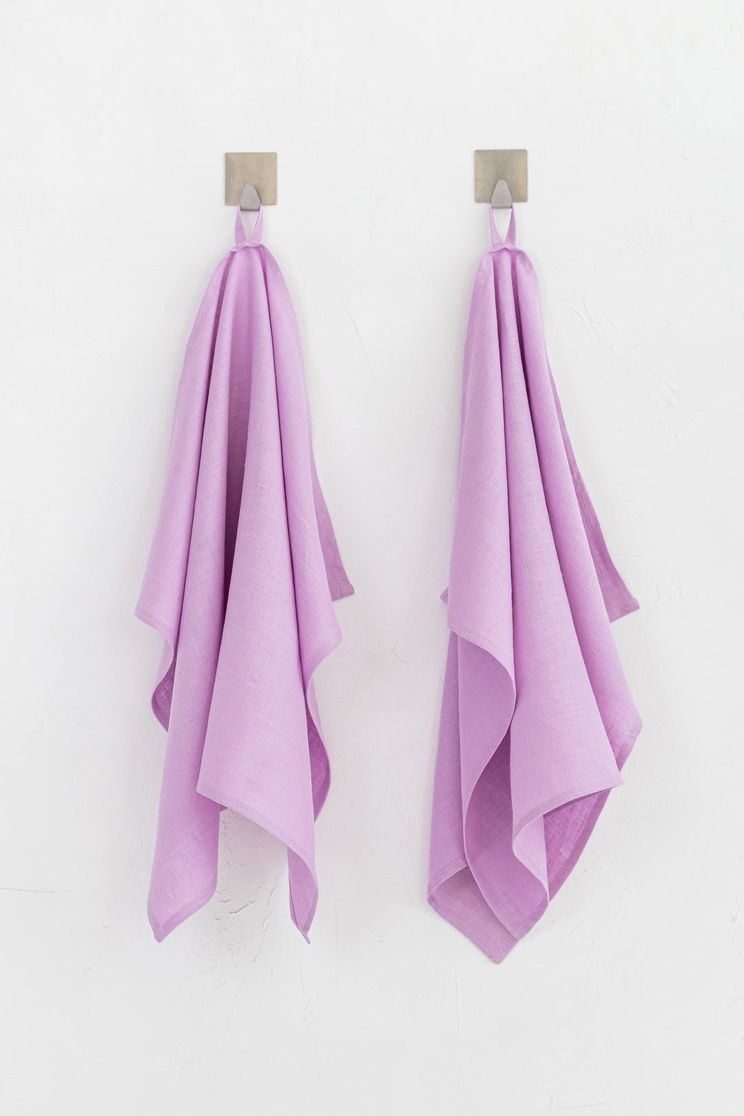 Set Of 2 Hanging Linen Tea Towels In Lavender Color - Daily Linen