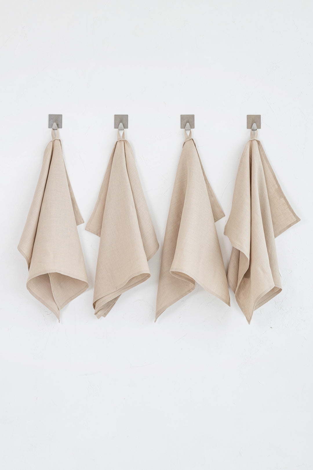 Set Of 4 Hanging Linen Tea Towels In Natural Color - Daily Linen