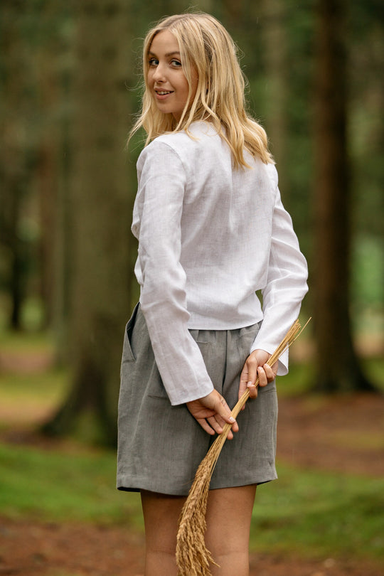 Women Wears Linen Pleated Shorts Bergen In Color Grey 4 - Daily Linen