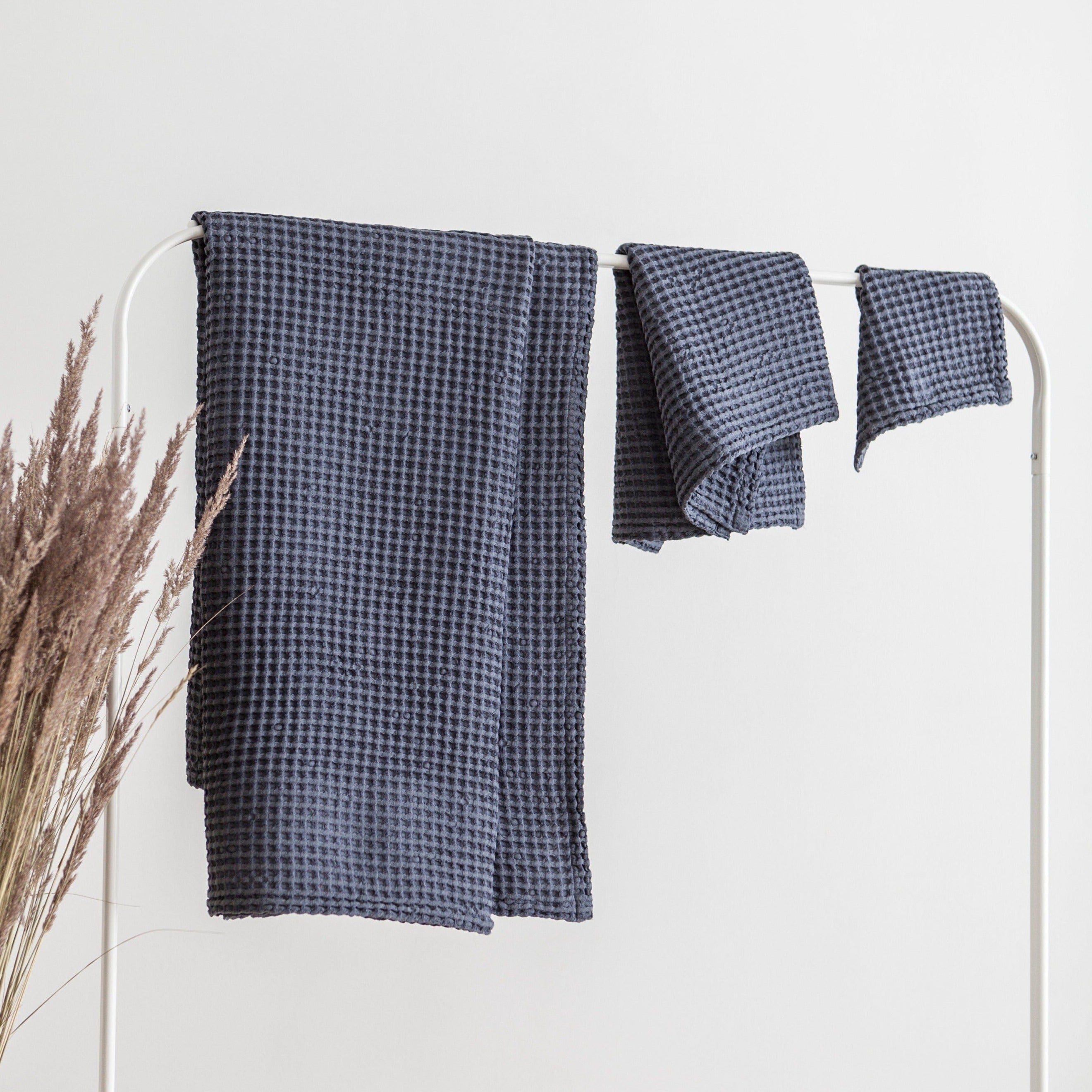 Set of 3 blue waffle linen towels